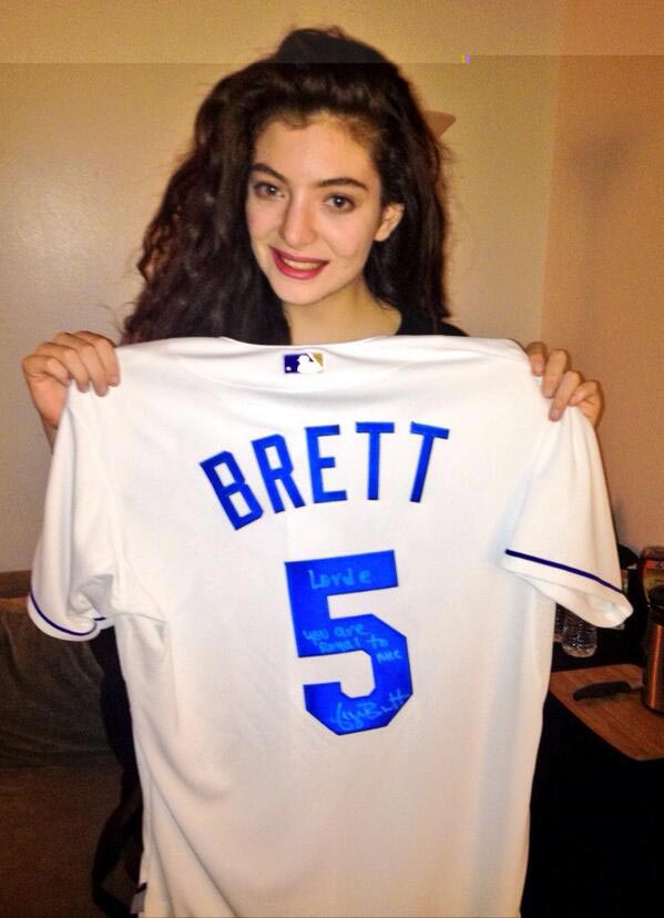 San Francisco radio stations ban Lorde's 'Royals' for World Series (w/video)